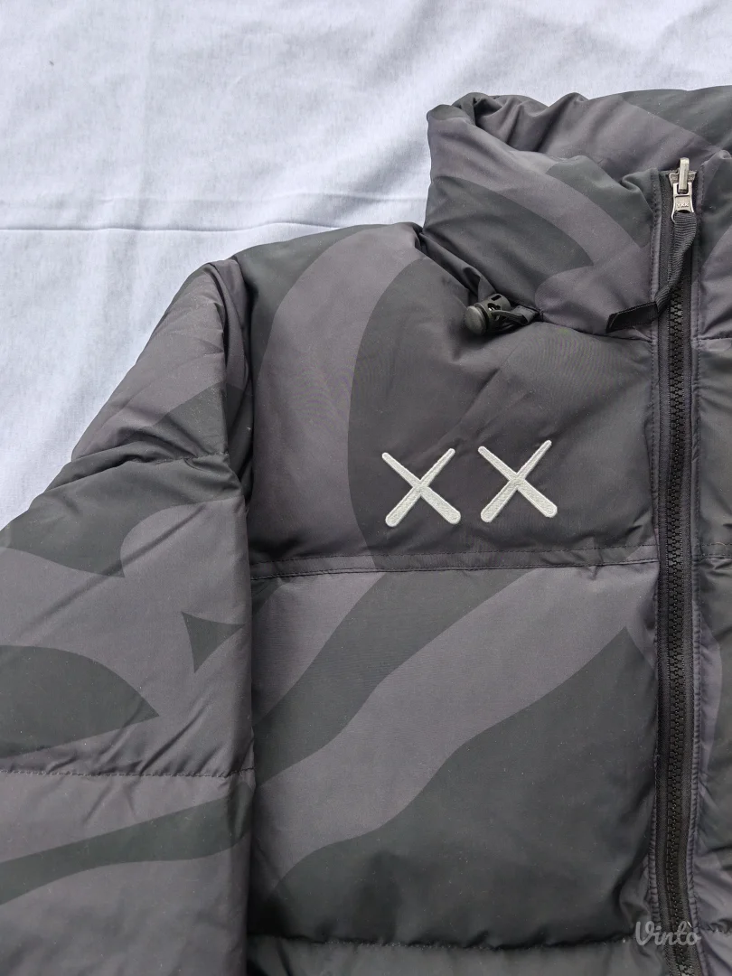 KAWS x The North Face Retro 1996 Nuptse Jakna Crna - M
