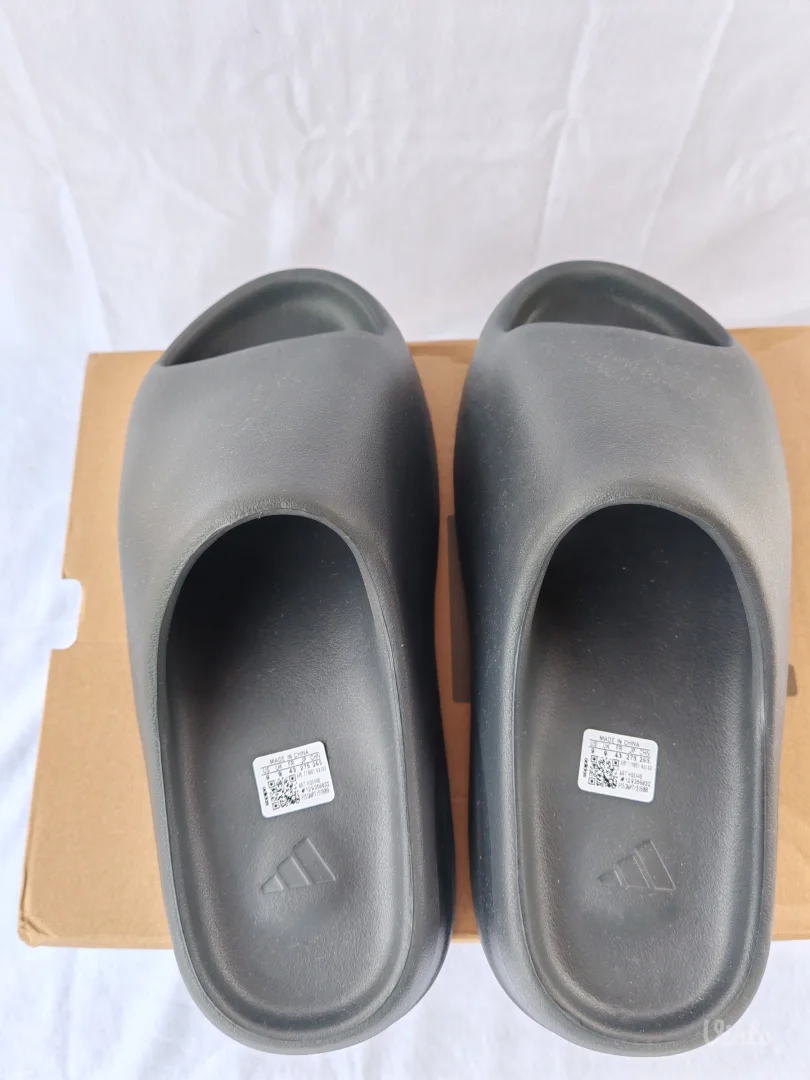 Adidas Yeezy Slide Onyx HQ6448 Papuce - 43
