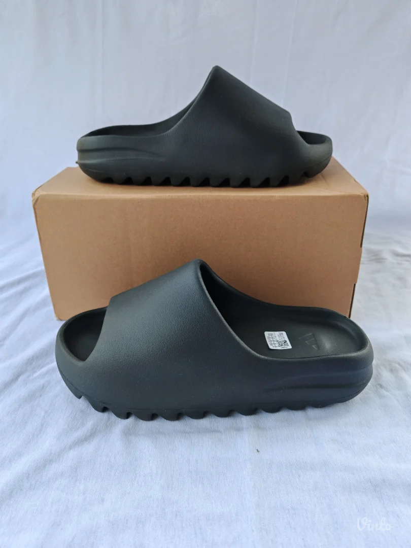 Adidas Yeezy Slide Onyx HQ6448 Papuce - 43