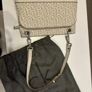 Calvin Klein torba