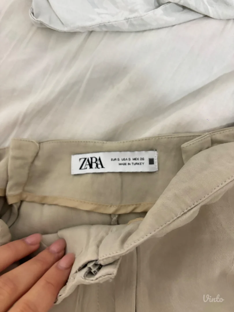 zara satenske pantalone