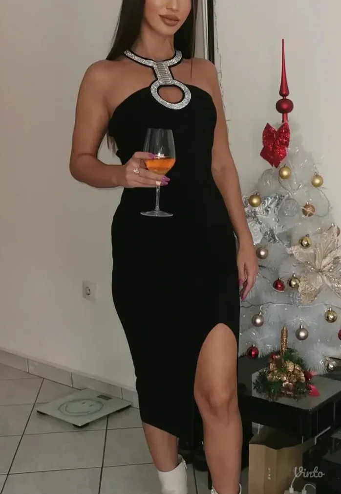 Prelepa crna haljina