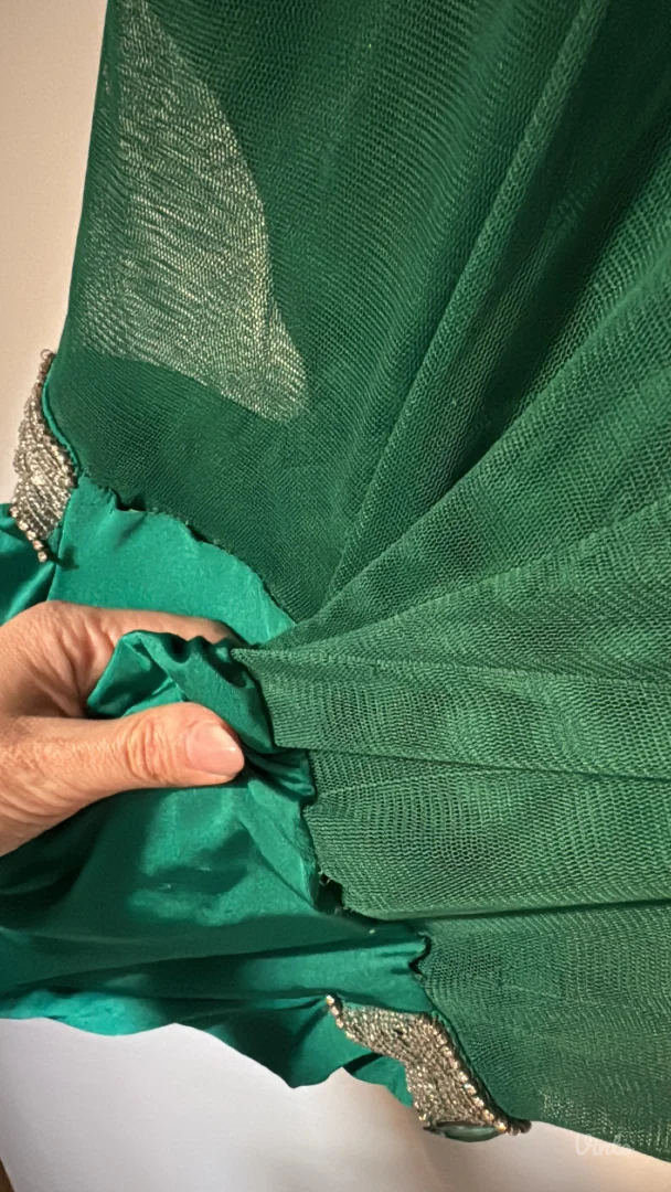 Svečana haljina M (ima oštećenje)