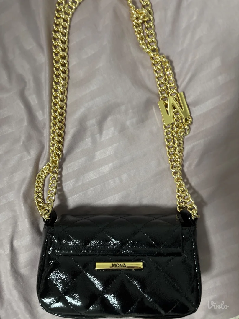 Mona original torbica – crna koža, zlatni lanac, kao nova