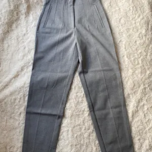 Zara pantalone