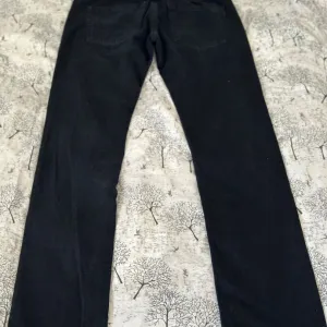 Nove Bottega Veneta crne farmerke