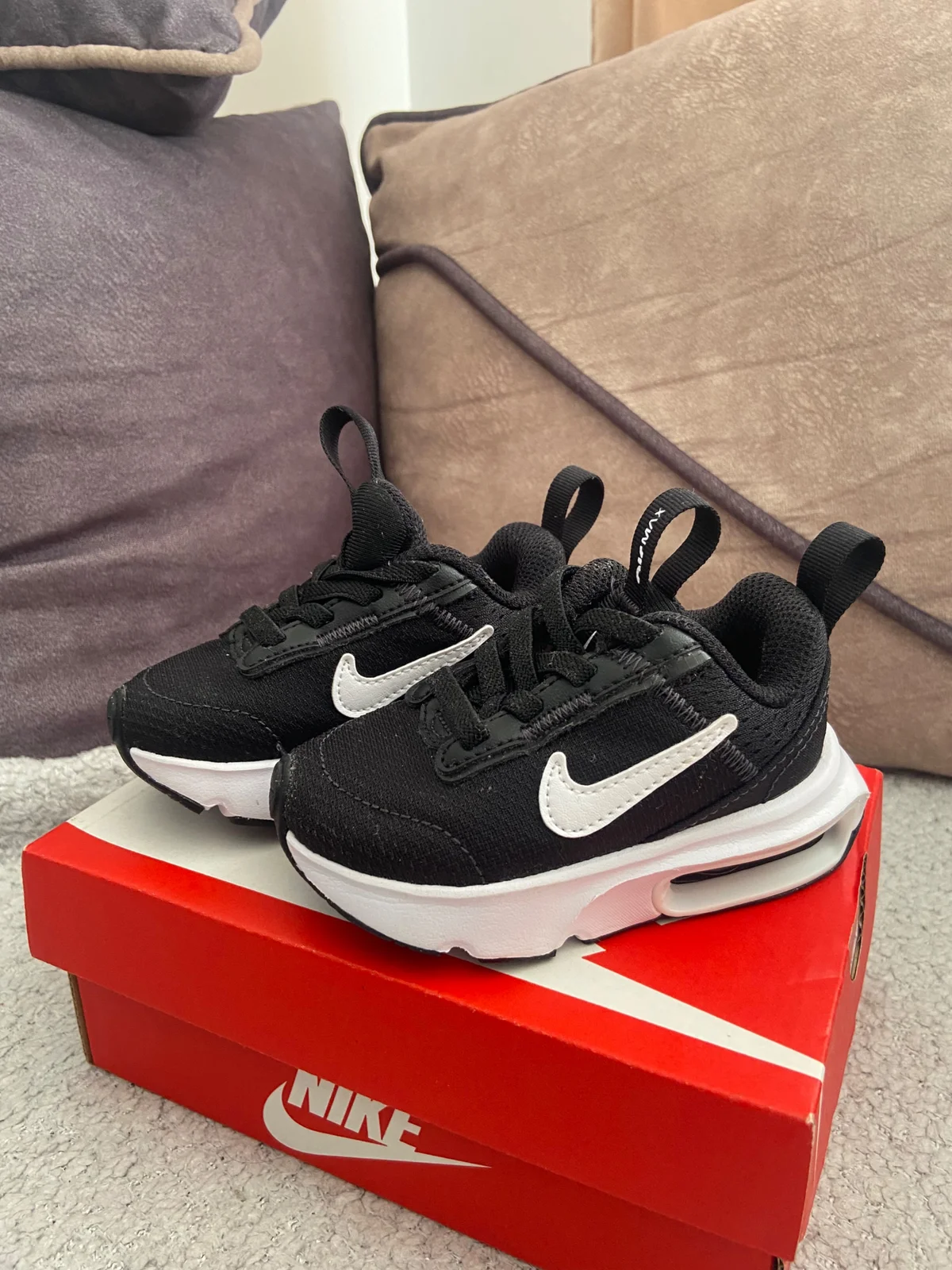 NIKE AIR MAX