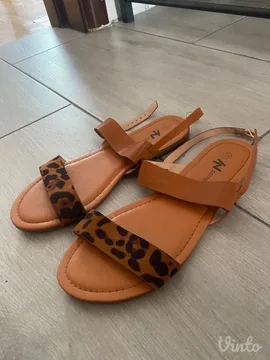 Inportana sandale
