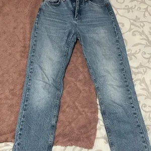 Zara ženske farmerke