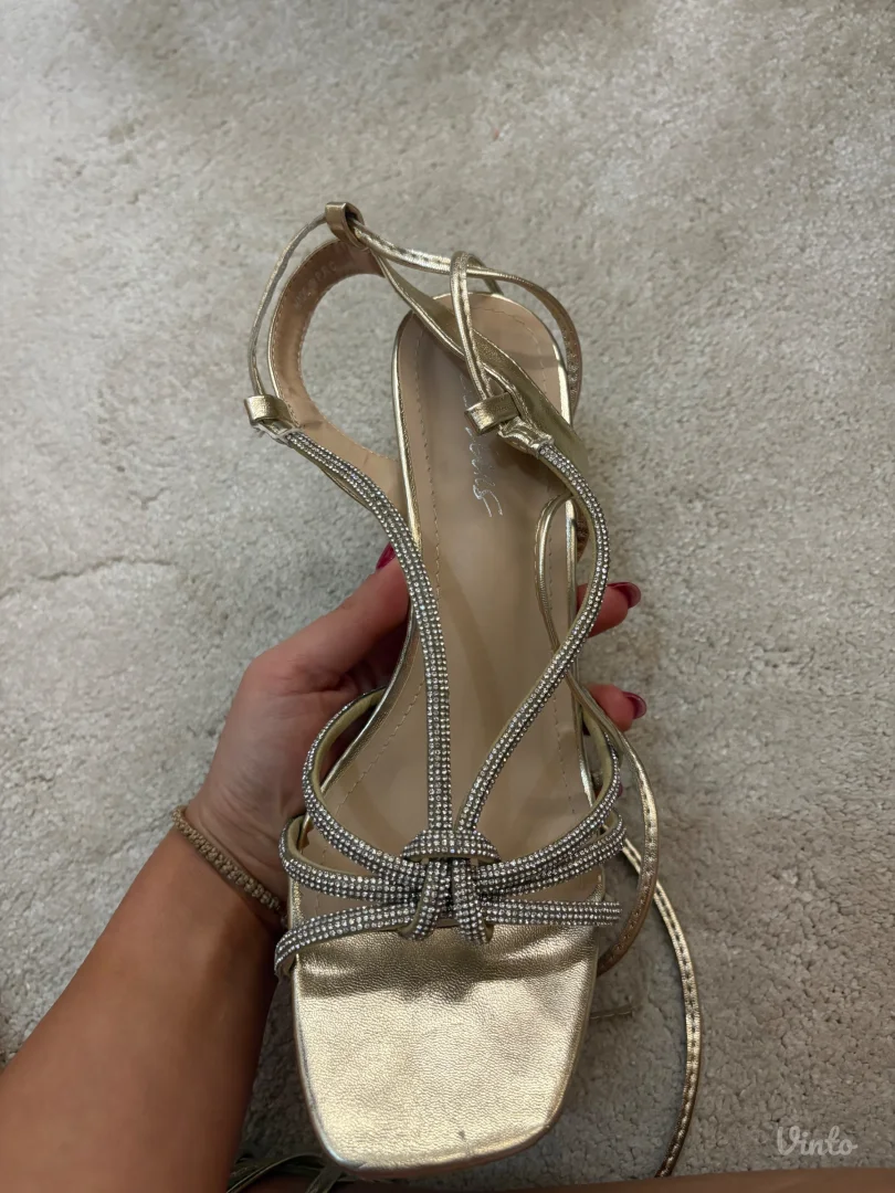 Zlatne sandale (stikle)