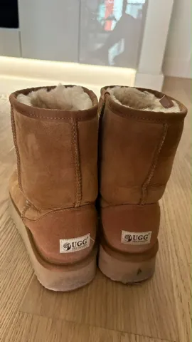 UGG cizme