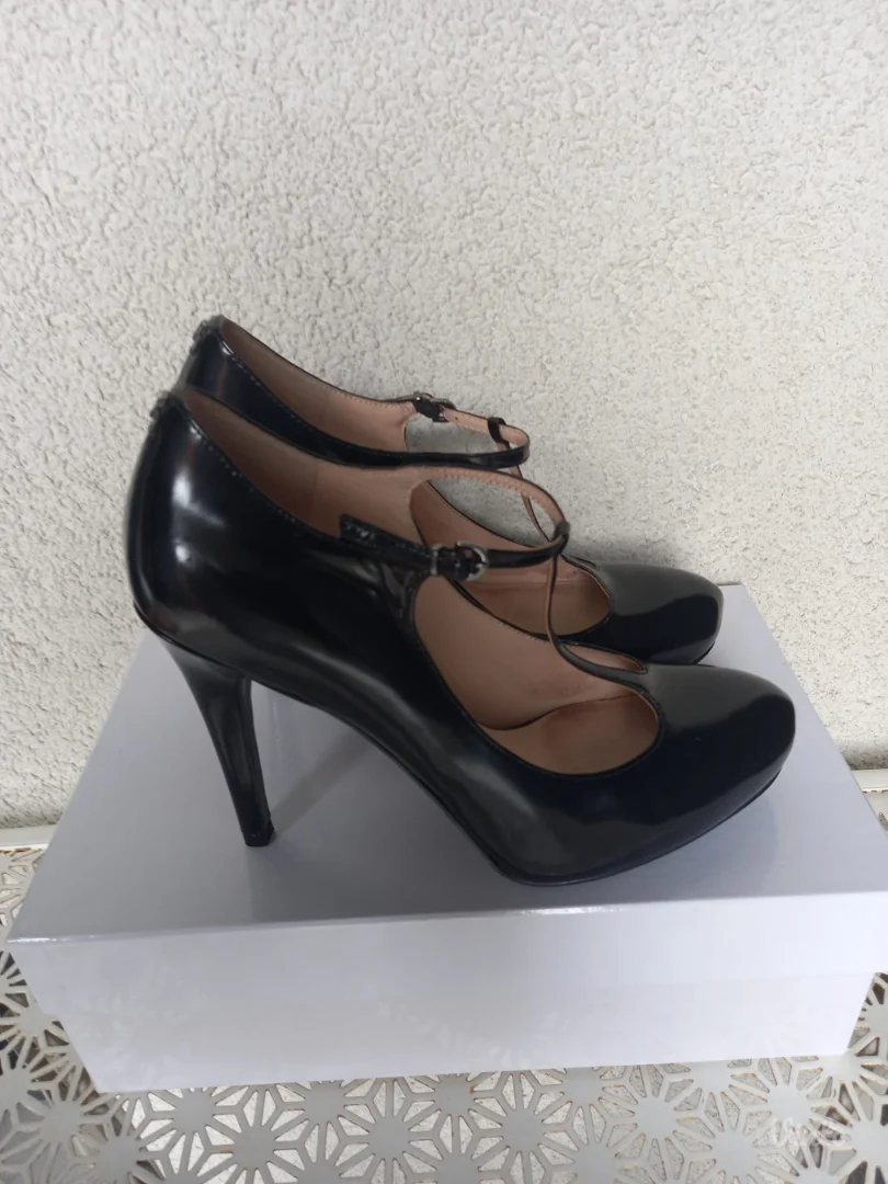 Guess kožne salonke, 38