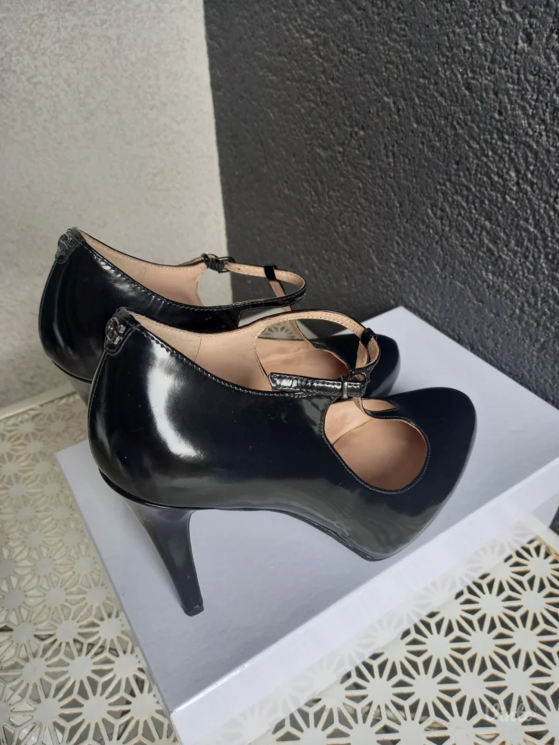 Guess kožne salonke, 38