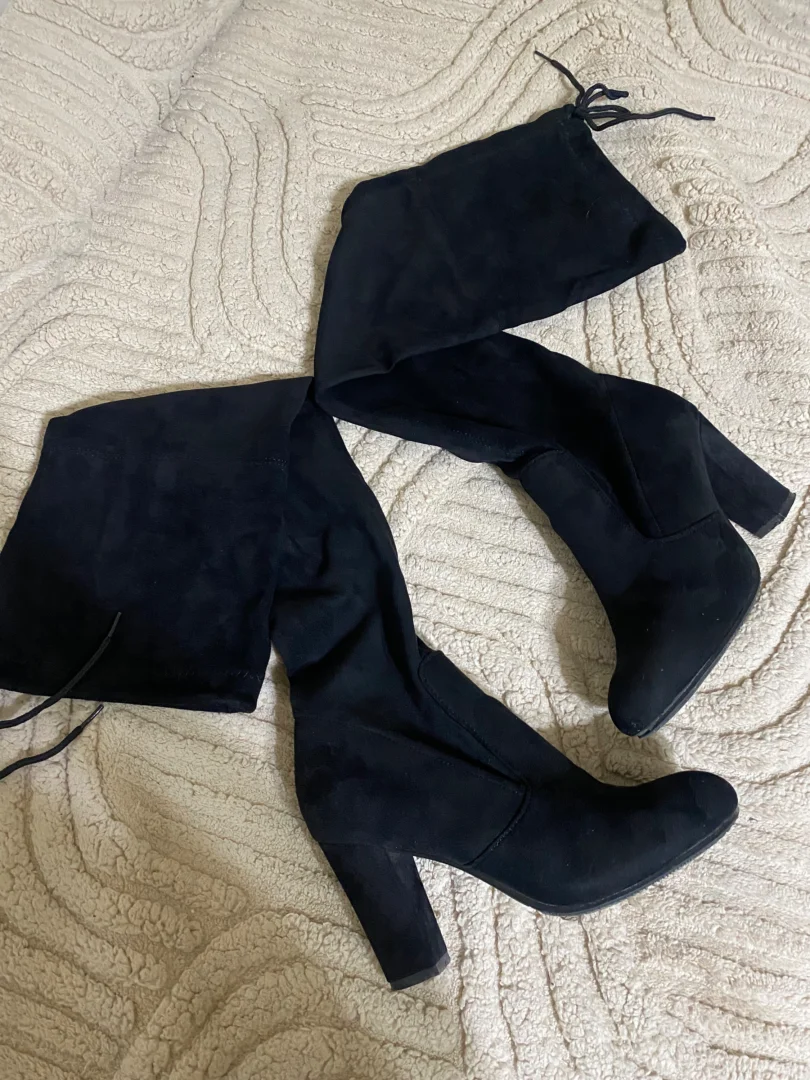 Crne duboke čizme sa stiklom