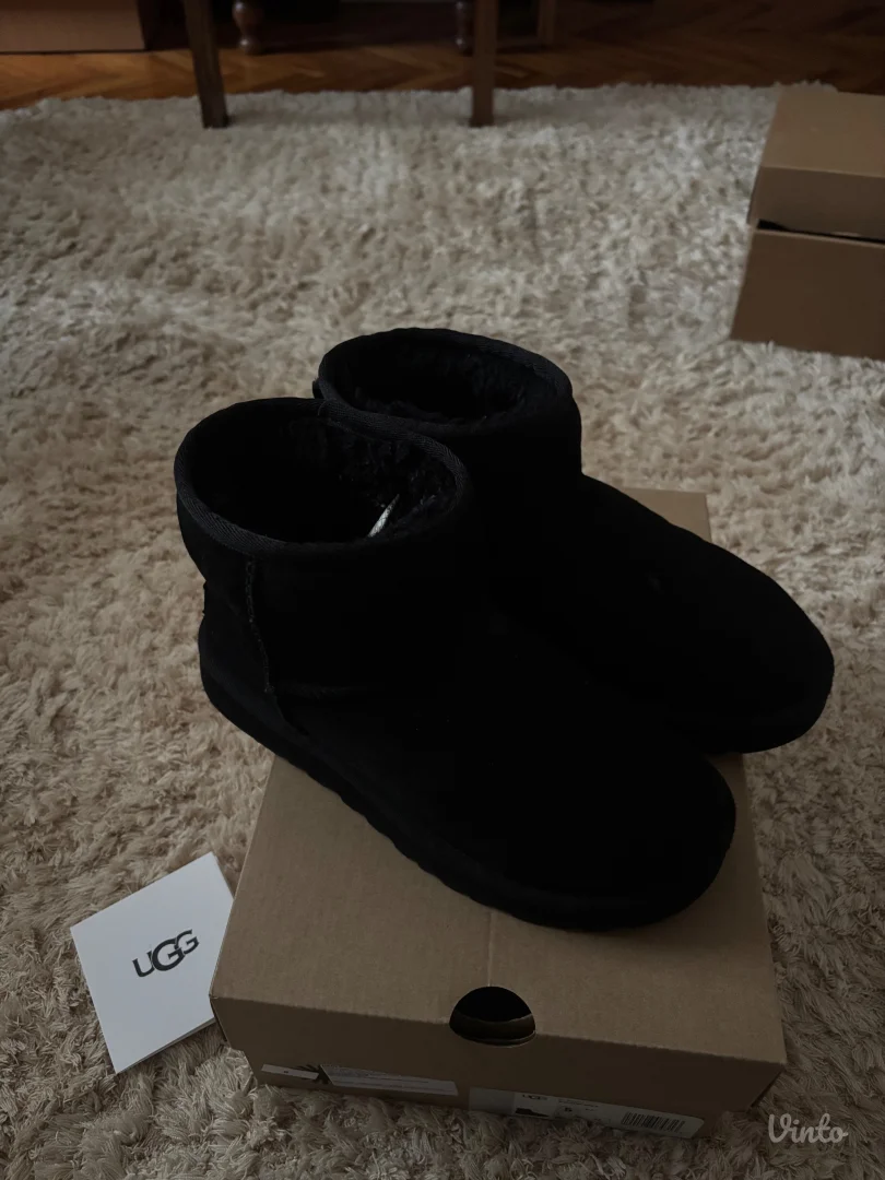 UGG cizme