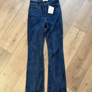 Levis farkerke vel 27