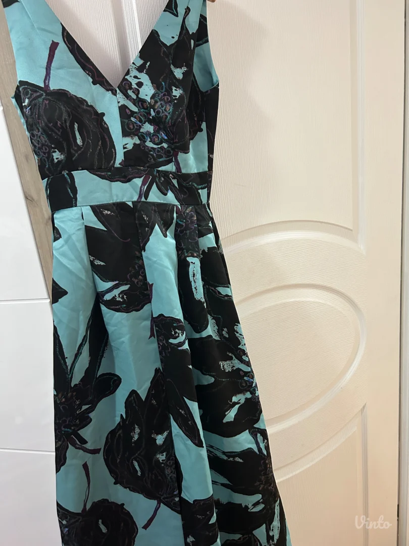 Dizajnerska-duga svečana haljina