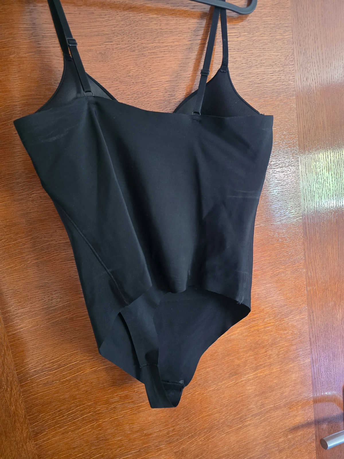 Viralni body steznik L