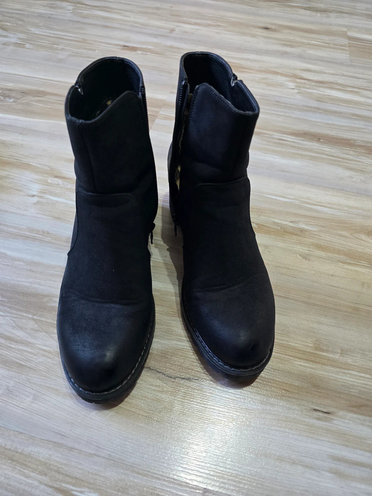Jesenje cizmice 40