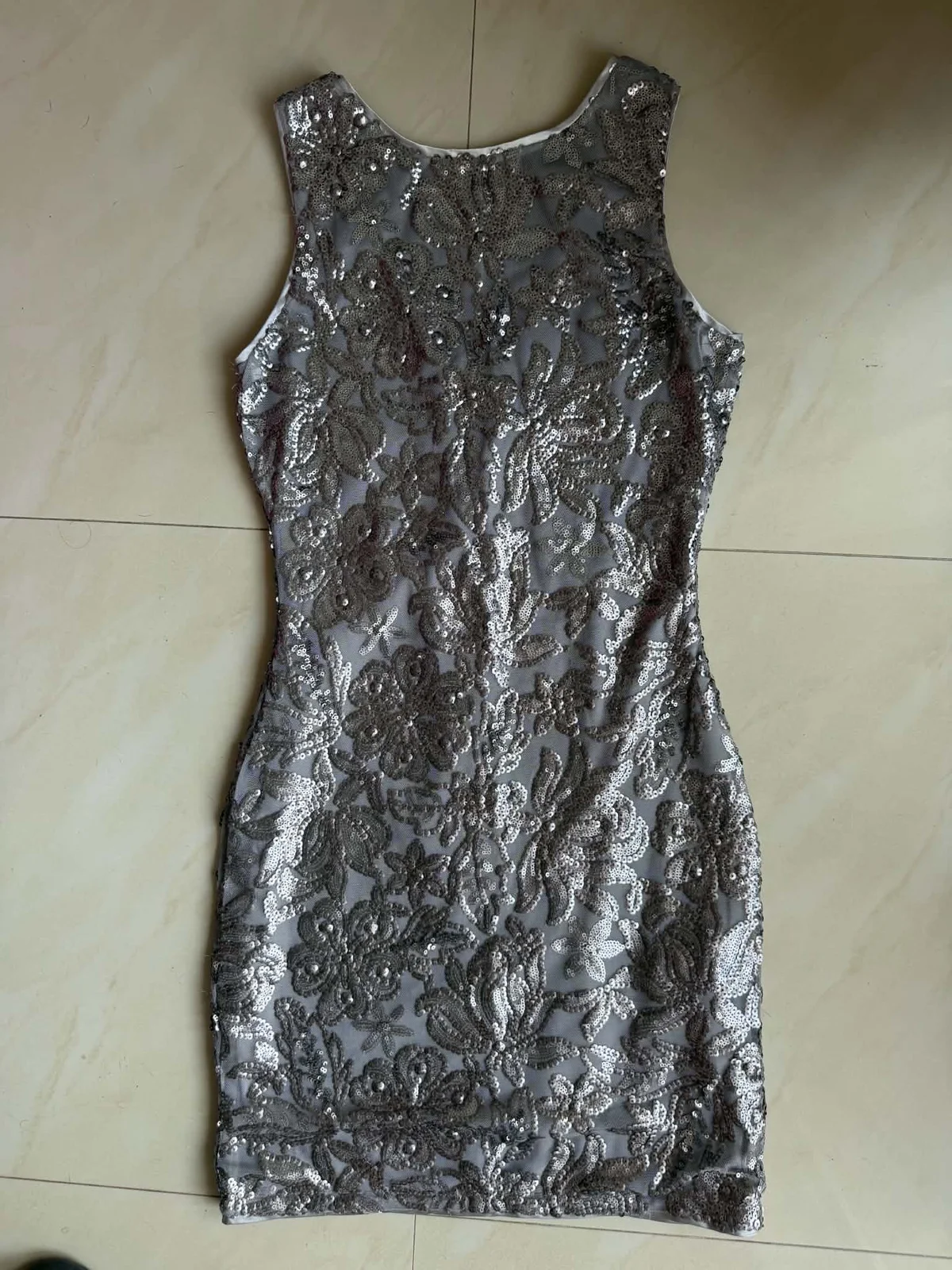 Svecana mini haljina