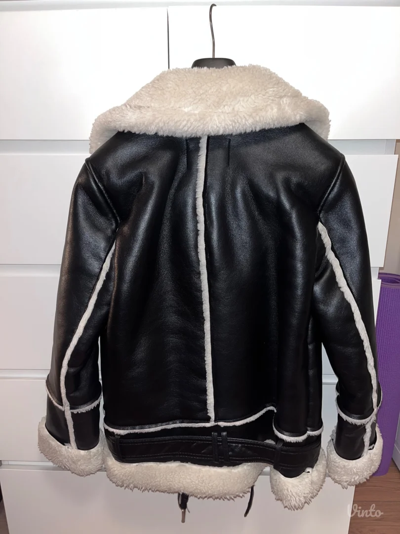 Avijator zimska jakna iz Stradivariusa