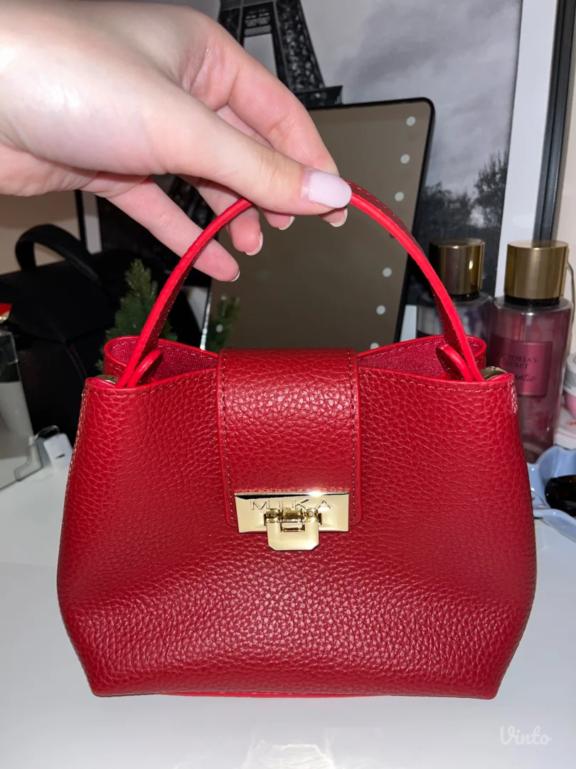 Mika brend crvena torbica