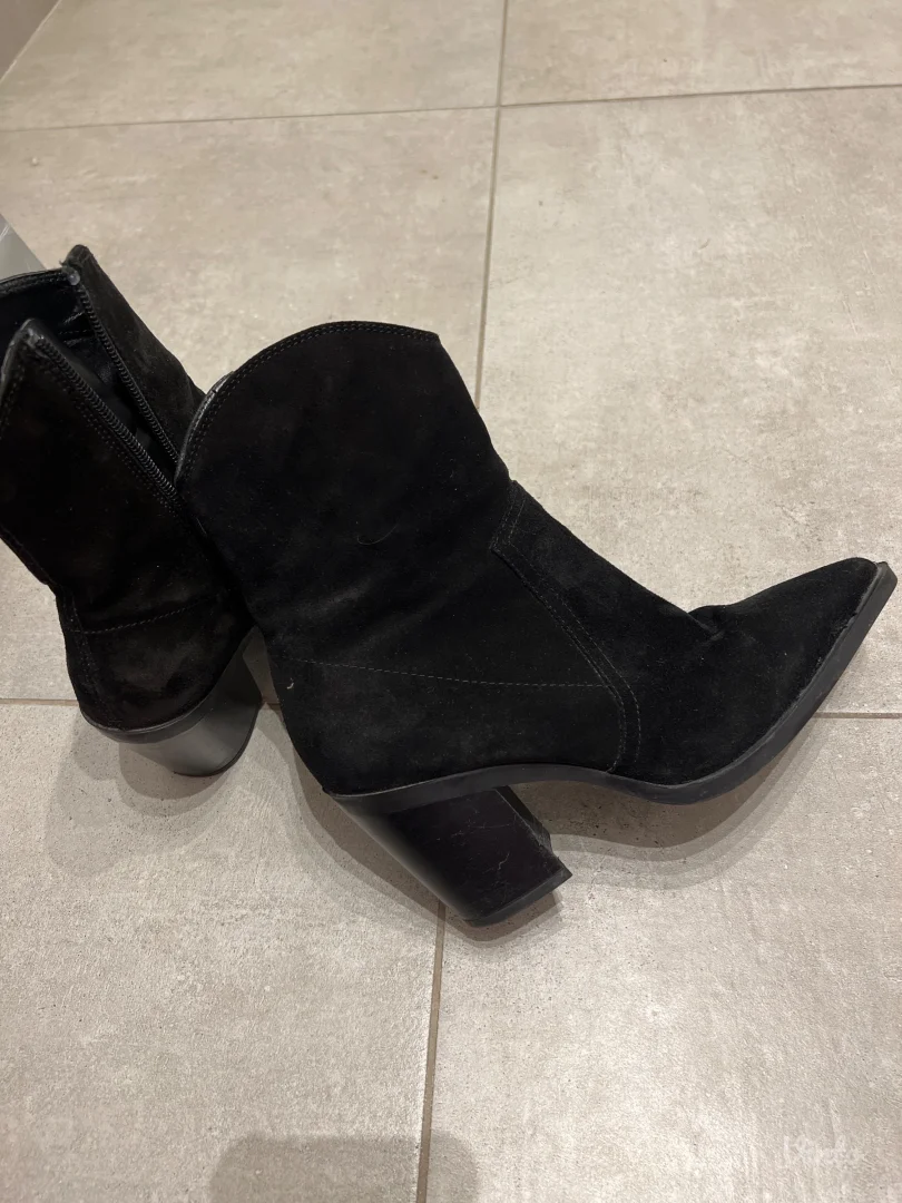 Zara crne cizme