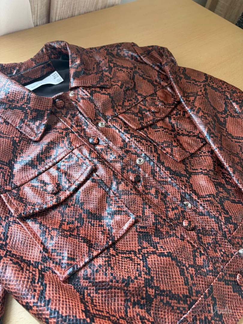 Bershka crop jaknica