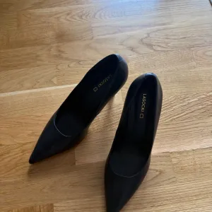 Lasocki crne salonke