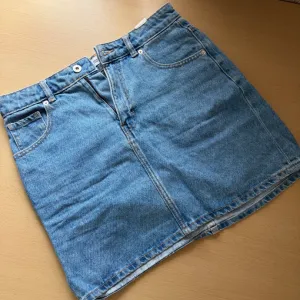 Teksas suknja - Reserved