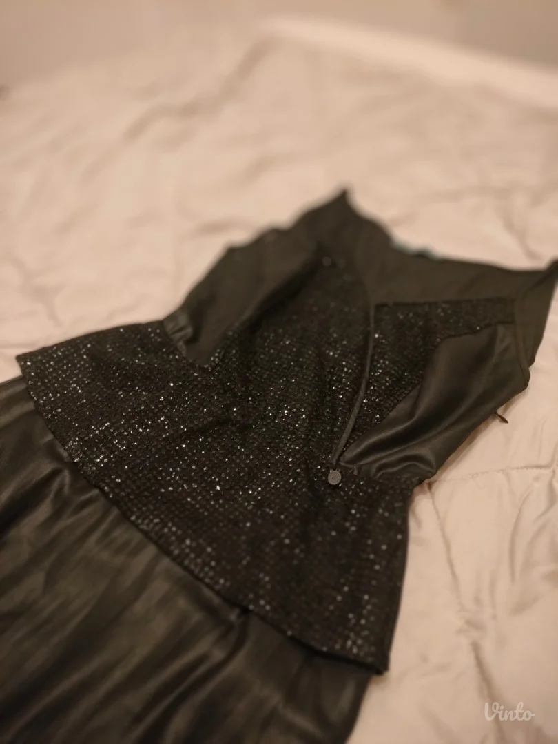 Elegantna duga crna haljina