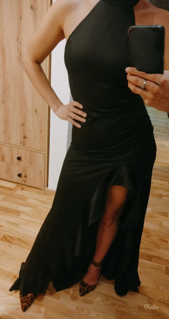 Elegantna duga crna haljina