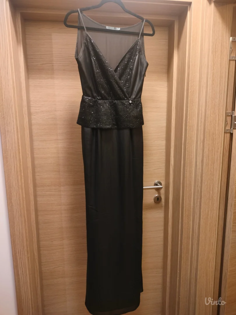 Elegantna duga crna haljina