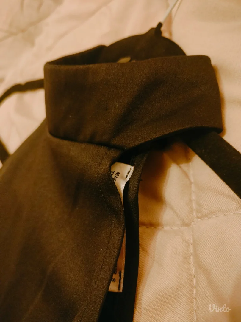 Elegantna duga crna haljina