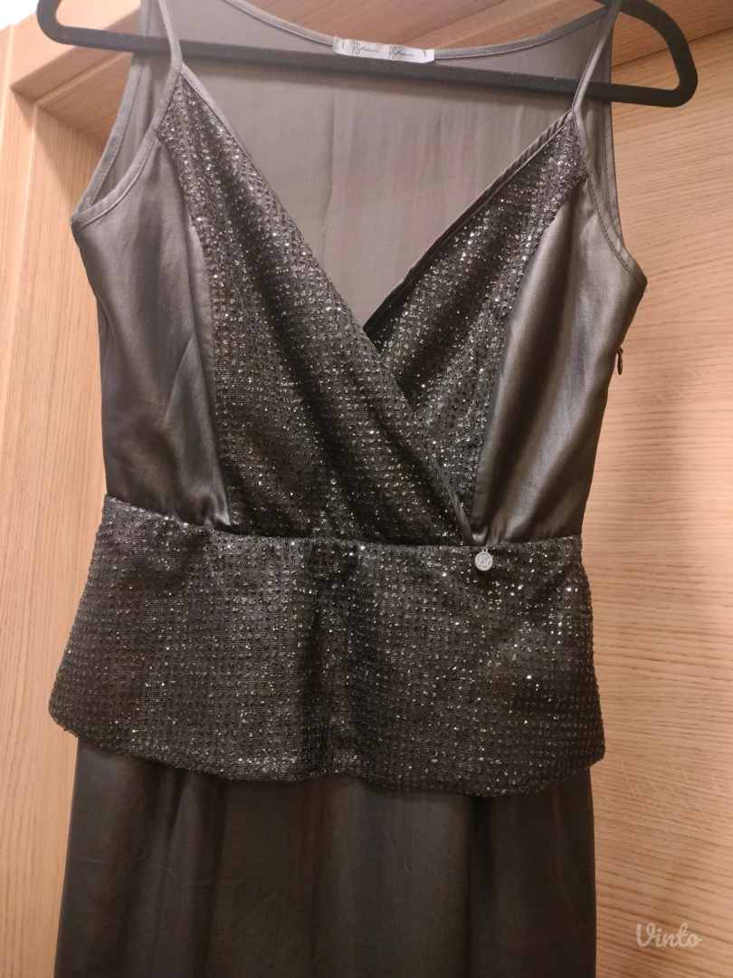 Elegantna duga crna haljina