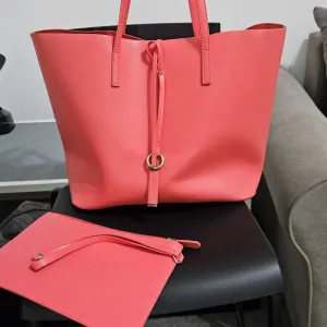 Orsay ženska torba sa neseserom