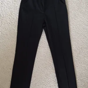 Crne zenske pantalone