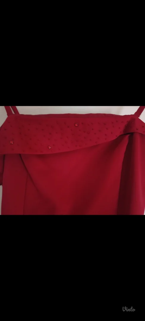 Crvena satenska haljina