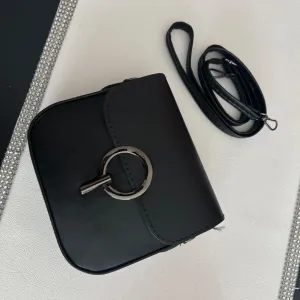 Crna elegantna torbica