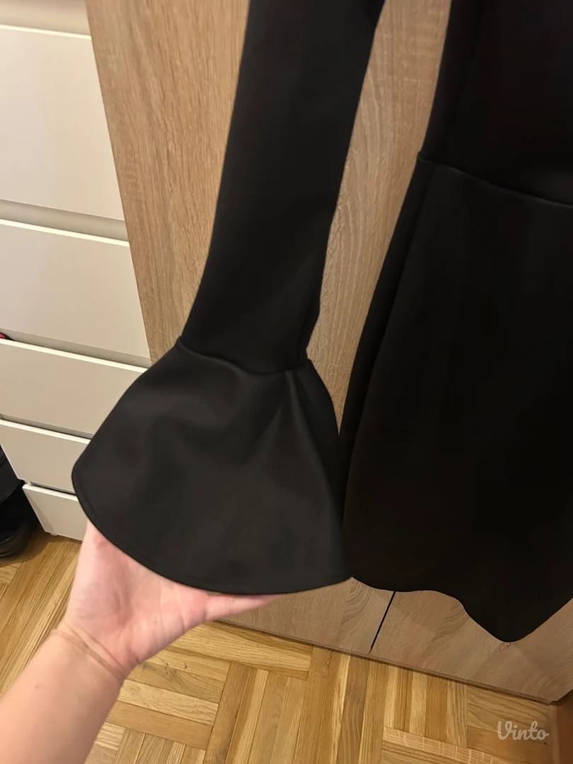 Crna elegantna haljina