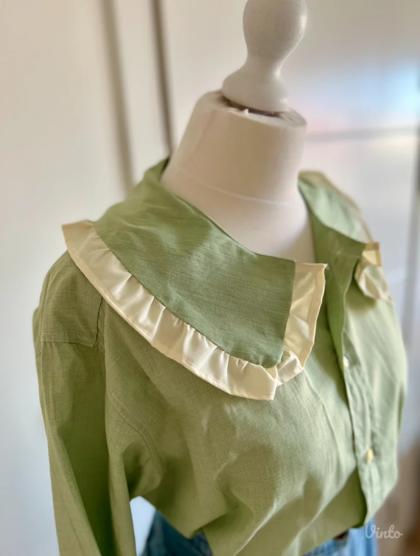 Kosulja nova, sa raskosnom kragnom