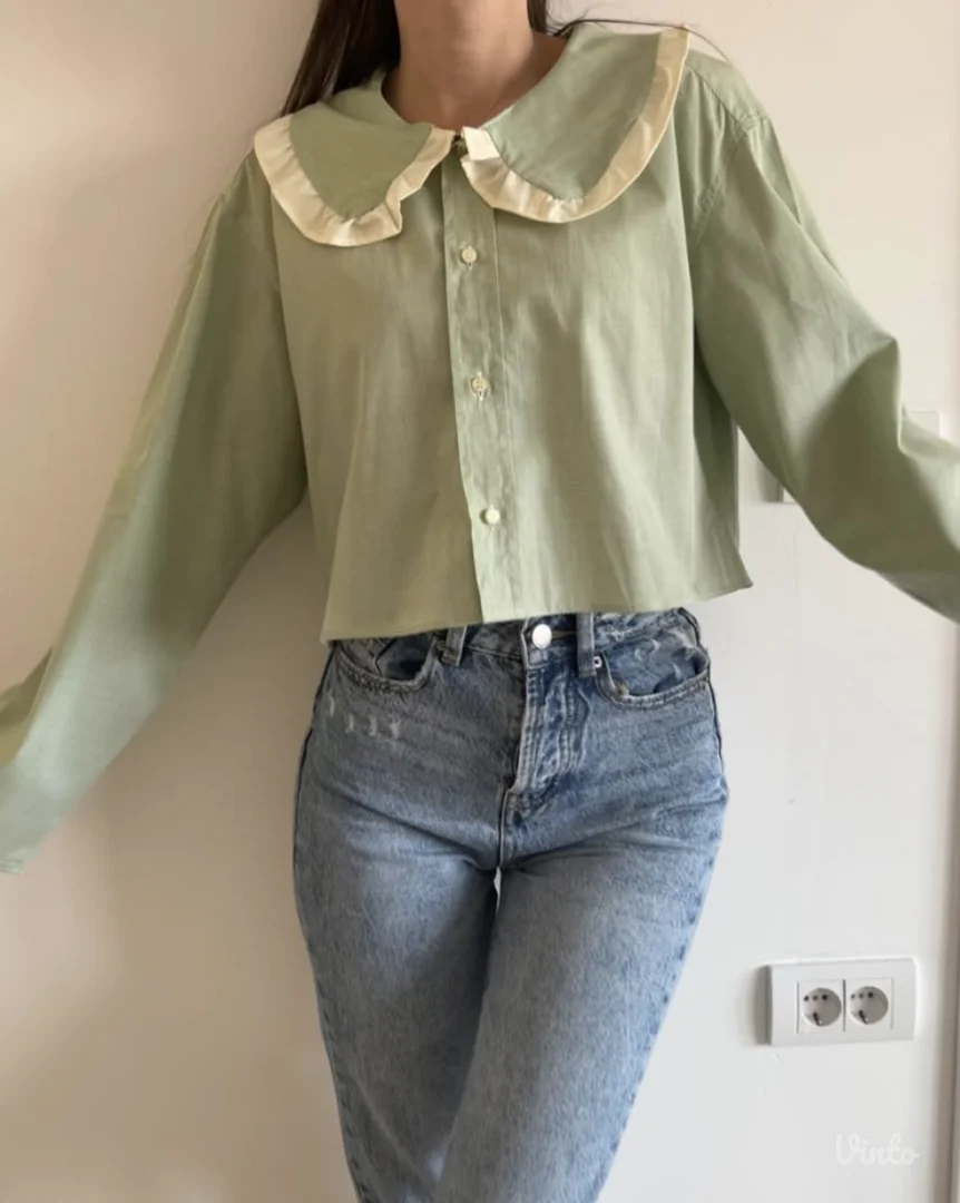 Unikatna kosulja sa velikom kragnom