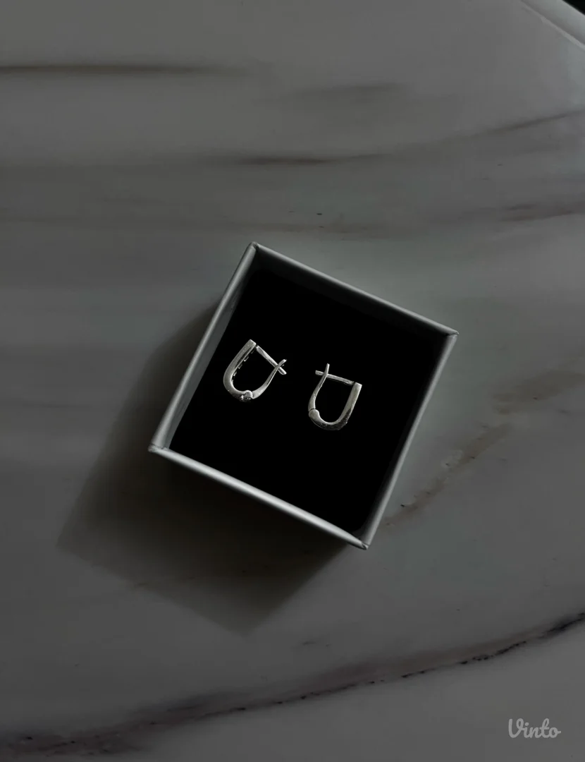 Nove srebrne minđuše