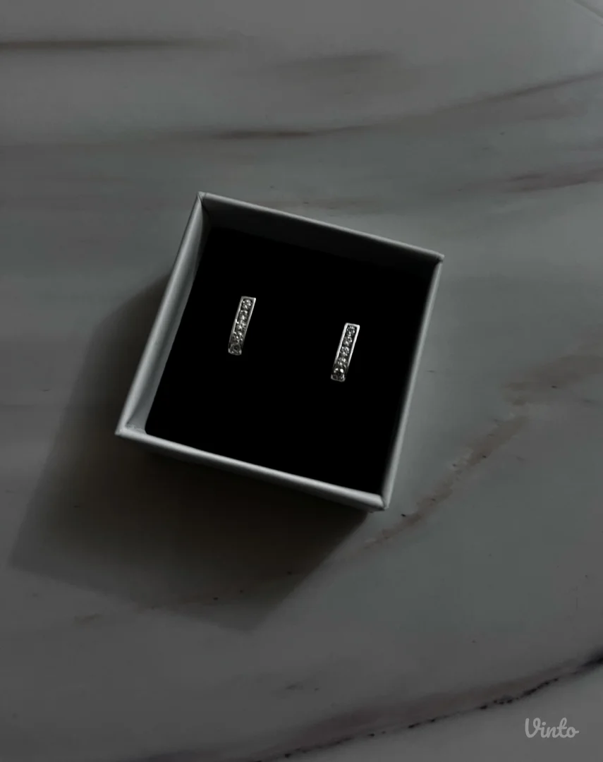 Nove srebrne minđuše