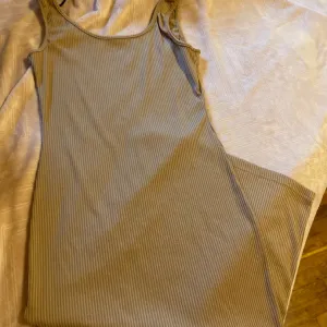 HALJINA bez/krem boja