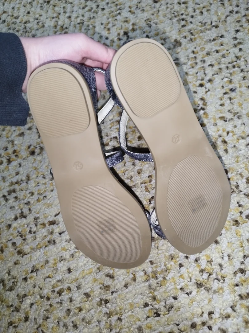 NOVE Ženske Sandale sa Zmijskim Printom – Broj 37