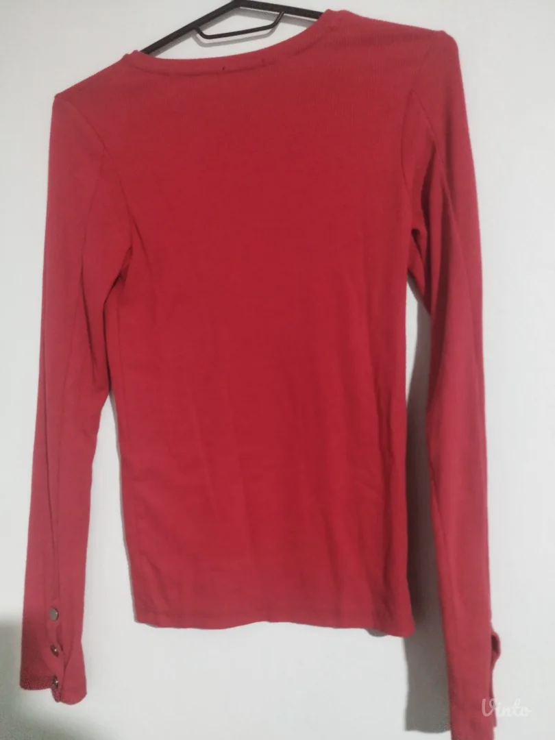 Crvena majica (Stradivarius)