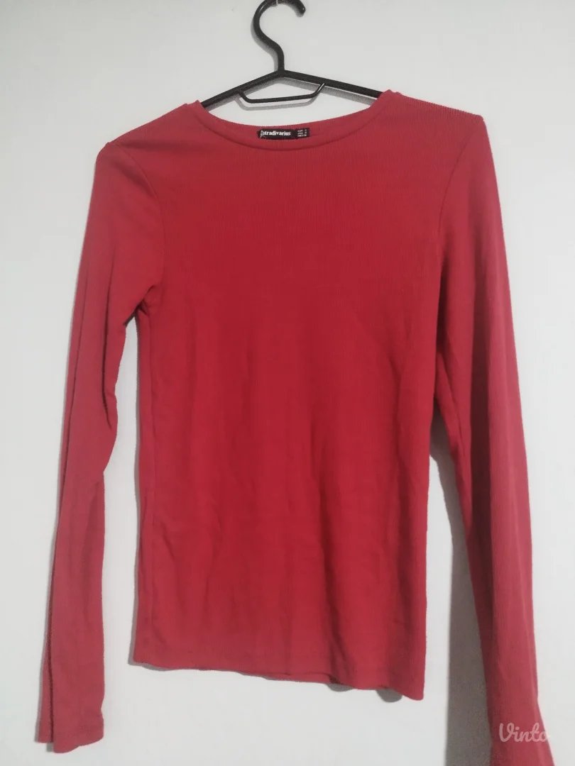 Crvena majica (Stradivarius)