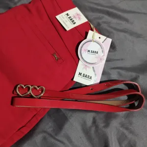 NOVE M.Sara crvene pantalone sa kaišem (Vel. 29)