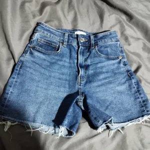 H&M teksas šorts visokog struka – Vel. 36